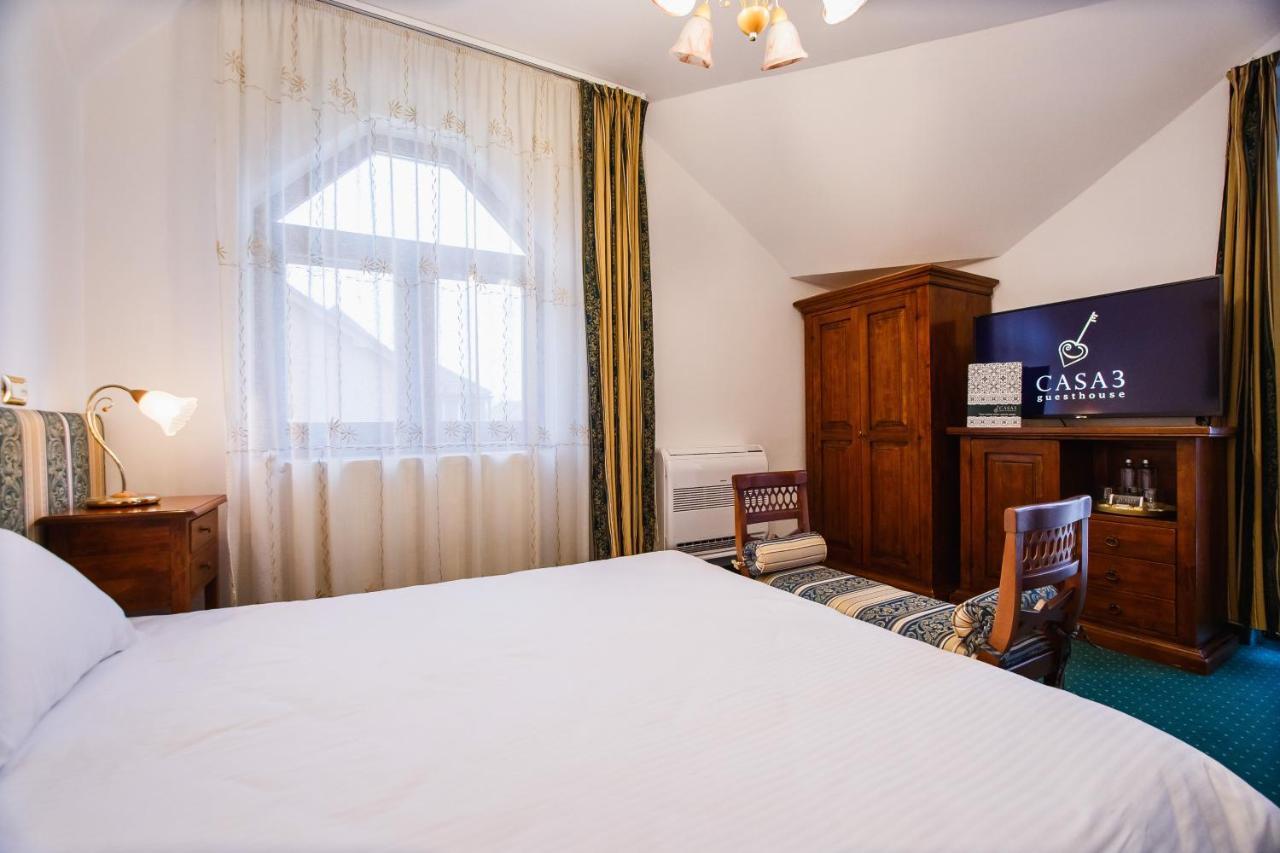 Casa 3 Guesthouse Орадя Экстерьер фото