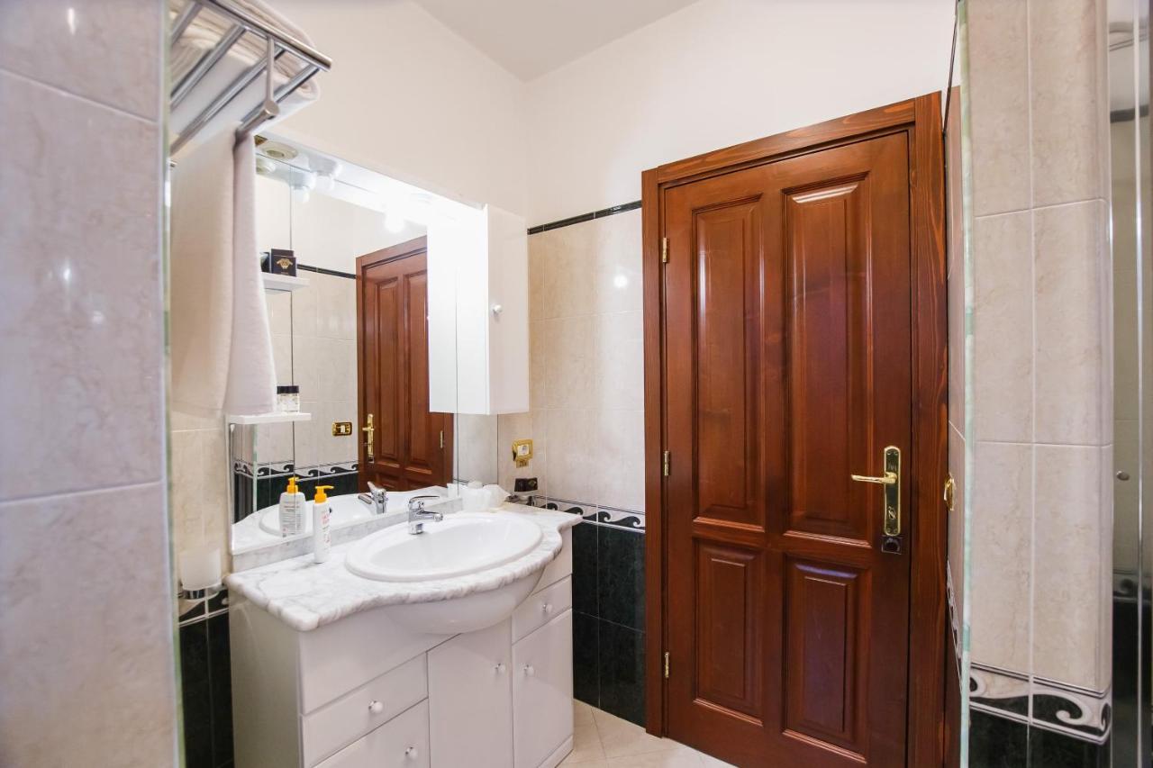 Casa 3 Guesthouse Орадя Экстерьер фото